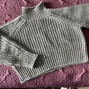 Like new H & M sweater, Size M